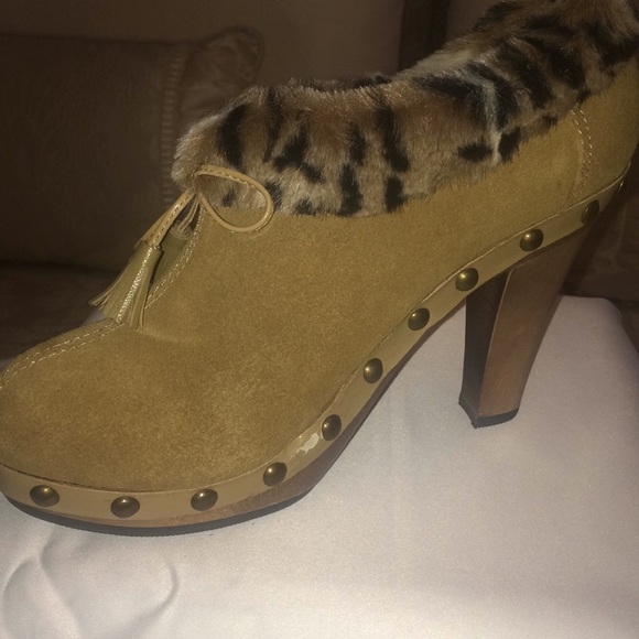 Colin Stuart Tan/Faux Fur Trimmed Ankle Boots - Picture 6 of 8